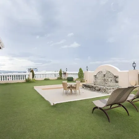 Zen Premium Apas Hotel
